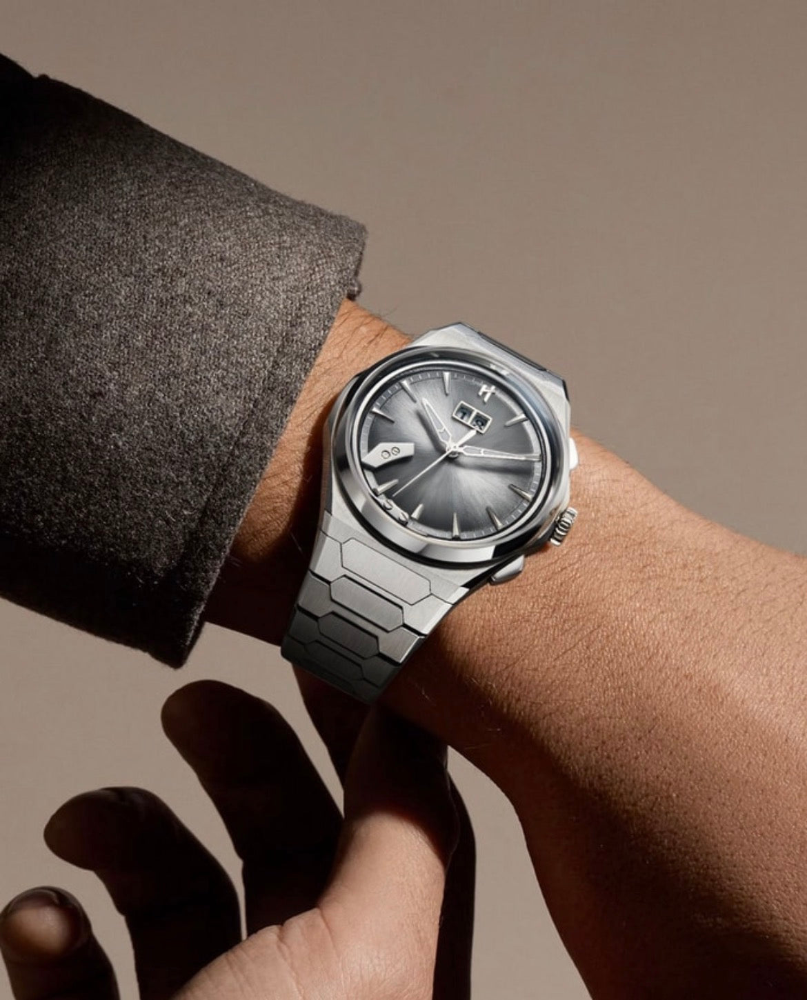 Lucky Harvey Limitierte Edition 50 Stück Automatikuhr aus Titanium Meteorite Zifferblatt Sapphire Glas
